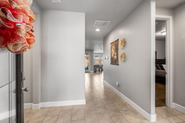 6215 Basil Place NW, Albuquerque, NM 87120