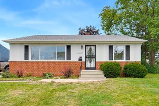20777 Bowling Green Road, Maple Heights, OH 44137