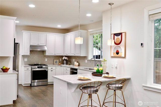 11496 158th Avenue NE, Redmond, WA 98052