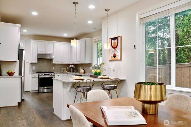 11496 158th Avenue NE, Redmond, WA 98052