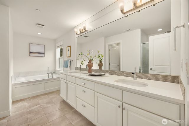 11496 158th Avenue NE, Redmond, WA 98052