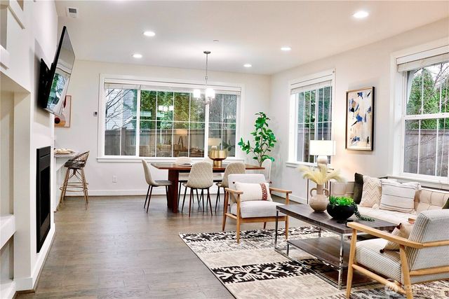 11496 158th Avenue NE, Redmond, WA 98052