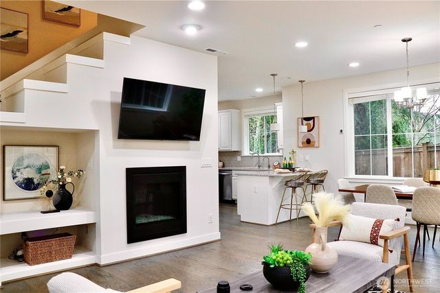 11496 158th Avenue NE, Redmond, WA 98052