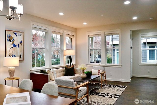 11496 158th Avenue NE, Redmond, WA 98052