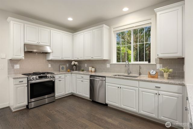 11496 158th Avenue NE, Redmond, WA 98052