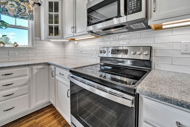 915 Morewood RD, Hardy, VA 24101
