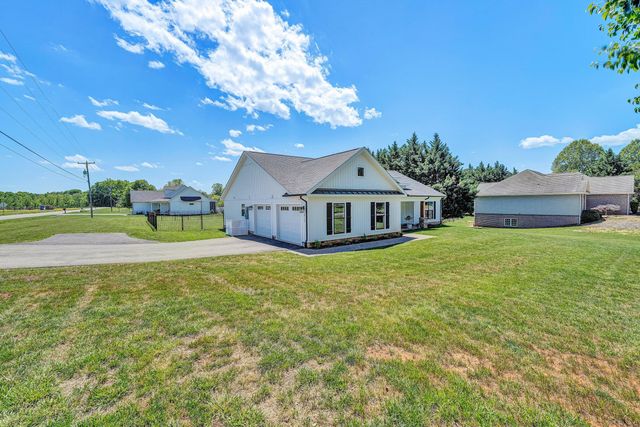 915 Morewood RD, Hardy, VA 24101