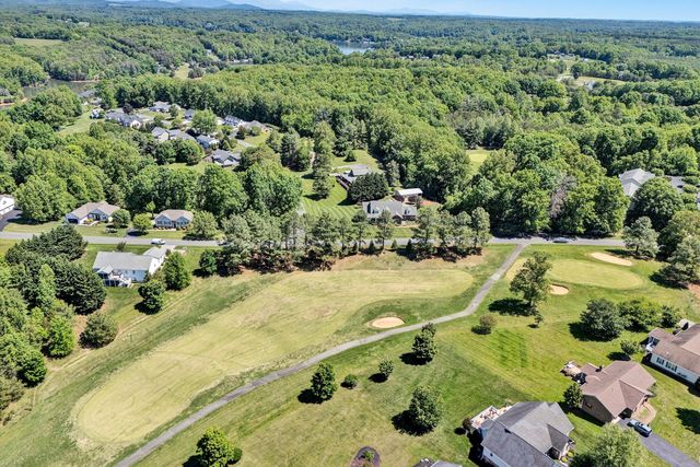 915 Morewood RD, Hardy, VA 24101