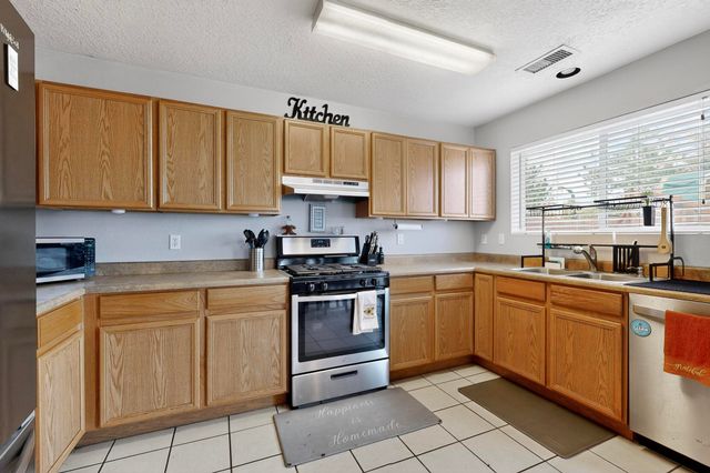 10815 McMichael Lane SW, Albuquerque, NM 87121