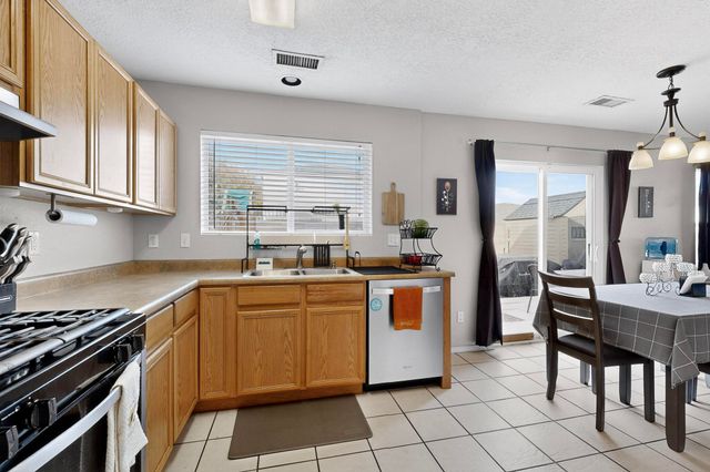 10815 McMichael Lane SW, Albuquerque, NM 87121