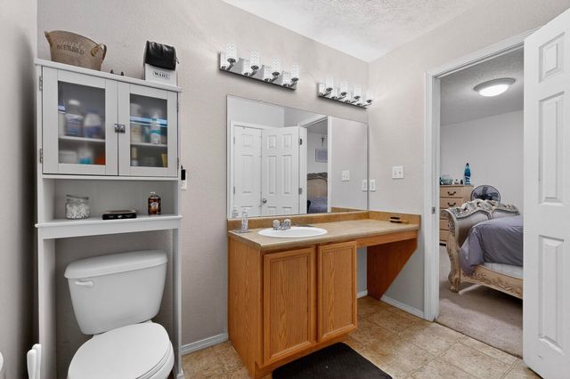 10815 McMichael Lane SW, Albuquerque, NM 87121