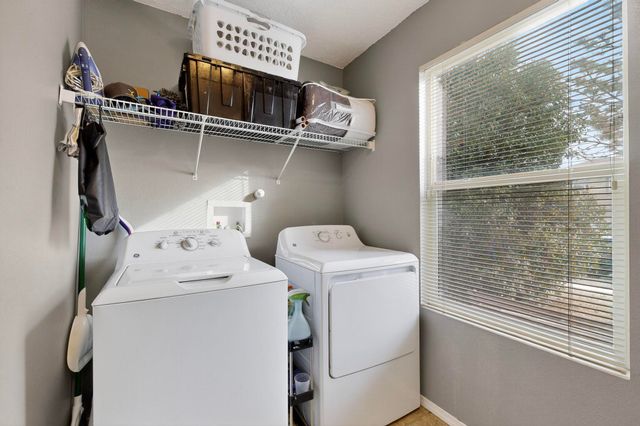 10815 McMichael Lane SW, Albuquerque, NM 87121