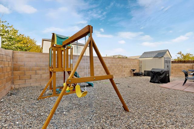 10815 McMichael Lane SW, Albuquerque, NM 87121