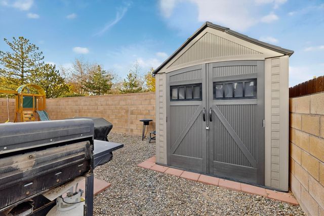 10815 McMichael Lane SW, Albuquerque, NM 87121