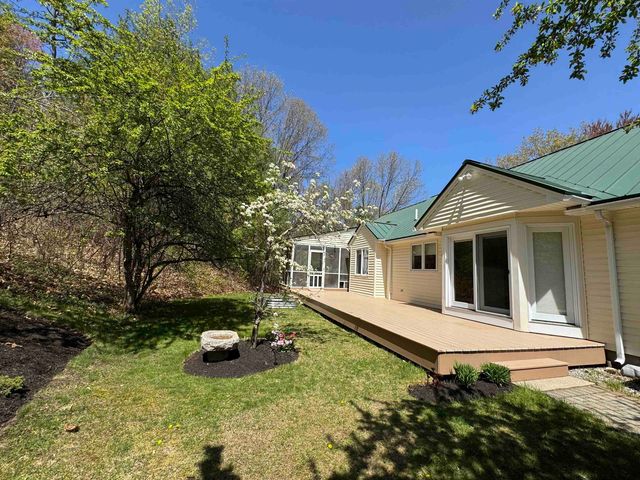 17 Ches Mae Lane, Milford, NH 03055