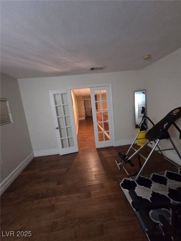 519 Sunrise Villa Drive, Las Vegas, NV 89110