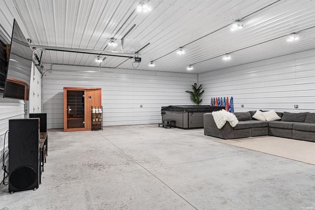 12757 S West County Line Road, Roanoke, IN 46783