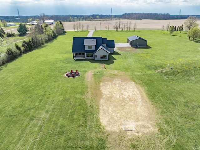 12757 S West County Line Road, Roanoke, IN 46783