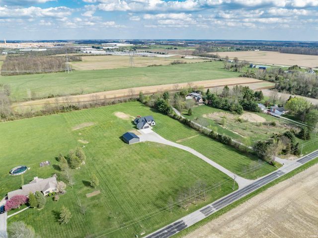 12757 S West County Line Road, Roanoke, IN 46783