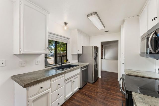 7507 Deltawind Dr, Sacramento, CA 95831