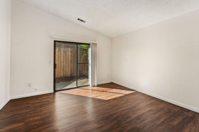 7507 Deltawind Dr, Sacramento, CA 95831