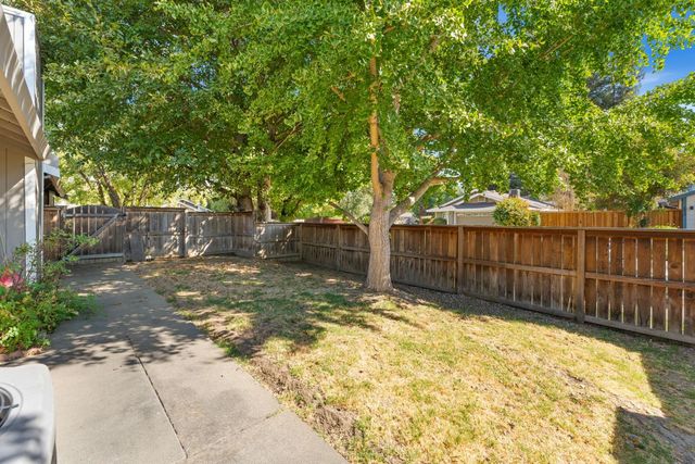 7507 Deltawind Dr, Sacramento, CA 95831
