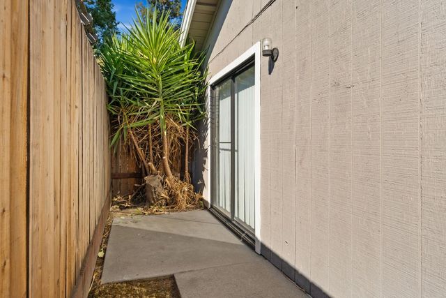 7507 Deltawind Dr, Sacramento, CA 95831