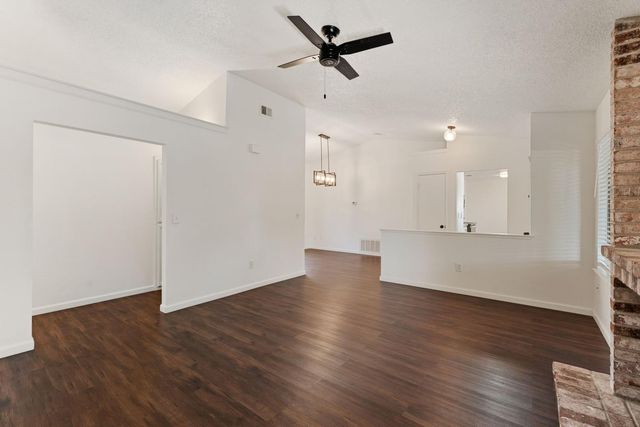 7507 Deltawind Dr, Sacramento, CA 95831