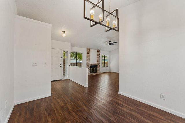 7507 Deltawind Dr, Sacramento, CA 95831