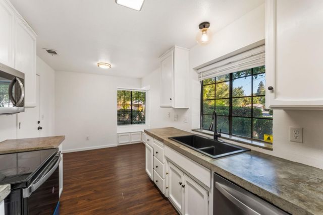 7507 Deltawind Dr, Sacramento, CA 95831
