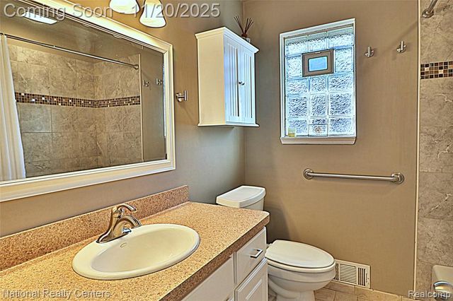 2863 Columbia Road, Berkley, MI 48072