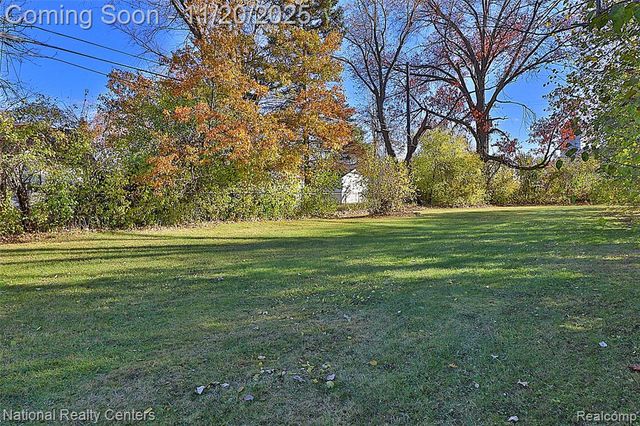 2863 Columbia Road, Berkley, MI 48072