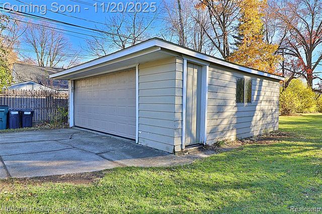 2863 Columbia Road, Berkley, MI 48072