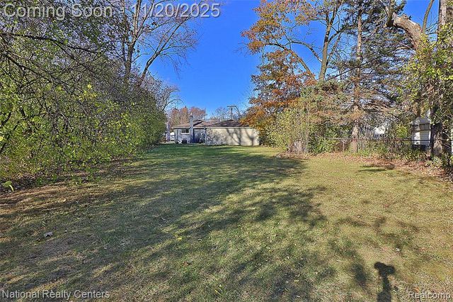 2863 Columbia Road, Berkley, MI 48072