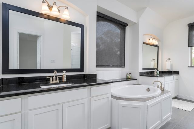 2302 Royal Dove Lane, Mansfield, TX 76063