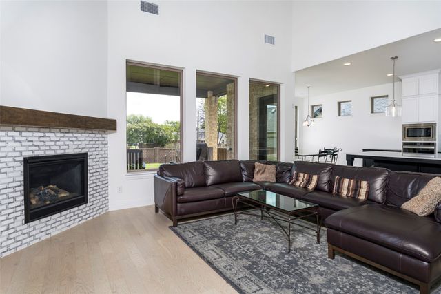 2302 Royal Dove Lane, Mansfield, TX 76063