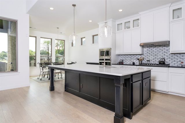 2302 Royal Dove Lane, Mansfield, TX 76063