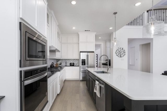 2302 Royal Dove Lane, Mansfield, TX 76063