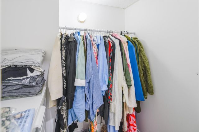 1950 S Ocean Dr 8J, Hallandale Beach, FL 33009