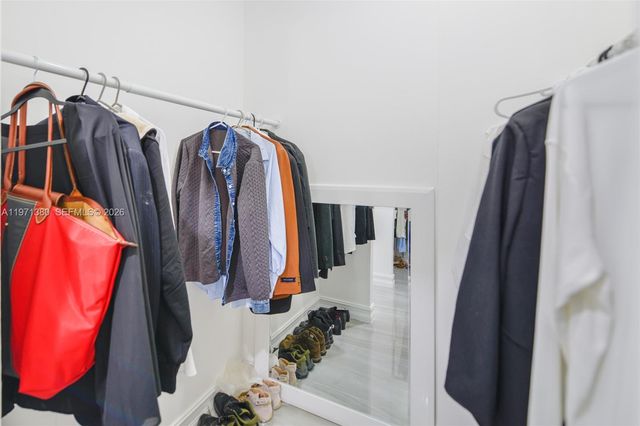 1950 S Ocean Dr 8J, Hallandale Beach, FL 33009