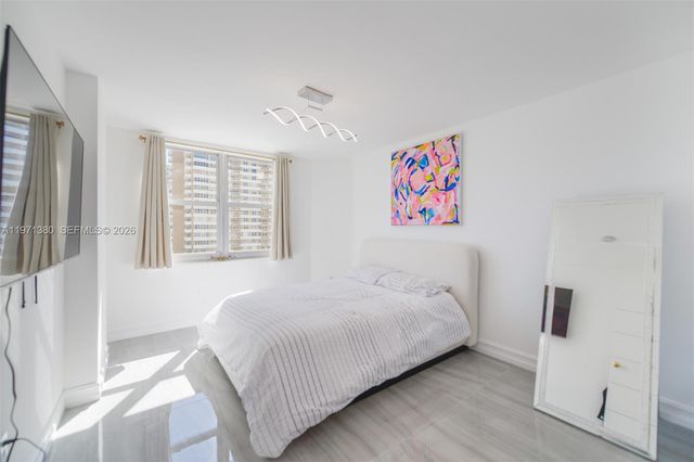 1950 S Ocean Dr 8J, Hallandale Beach, FL 33009