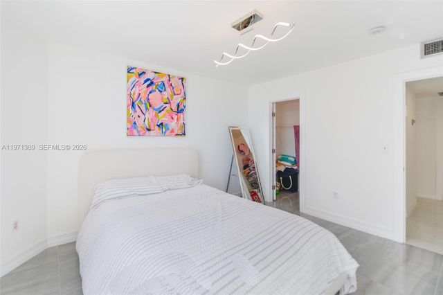 1950 S Ocean Dr 8J, Hallandale Beach, FL 33009