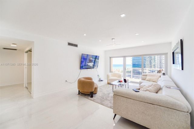 1950 S Ocean Dr 8J, Hallandale Beach, FL 33009