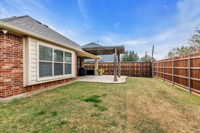 6548 Fairview Drive, Watauga, TX 76148