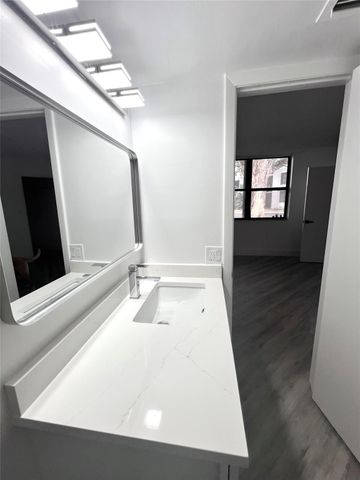 214 Lake Pointe Dr 103, Oakland Park, FL 33309