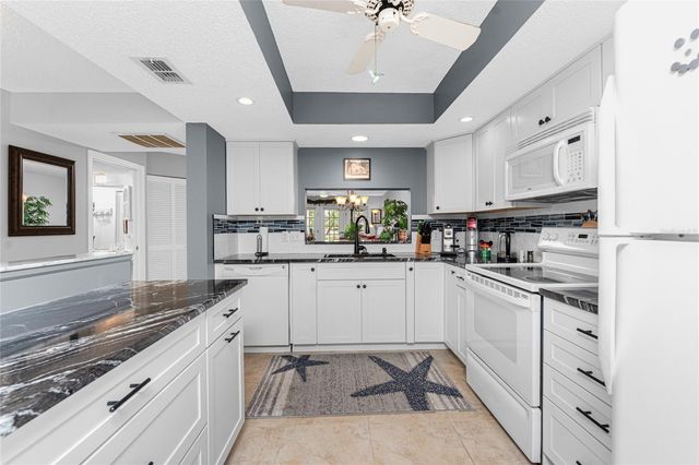511 PINE HOLLOW CIRCLE 511, Englewood, FL 34223