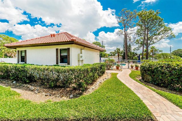 511 PINE HOLLOW CIRCLE 511, Englewood, FL 34223