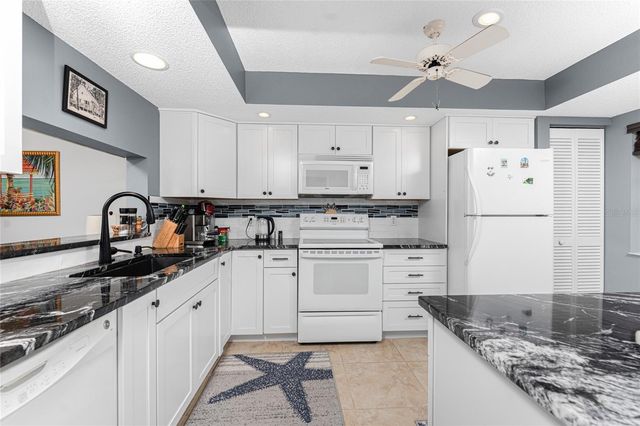 511 PINE HOLLOW CIRCLE 511, Englewood, FL 34223