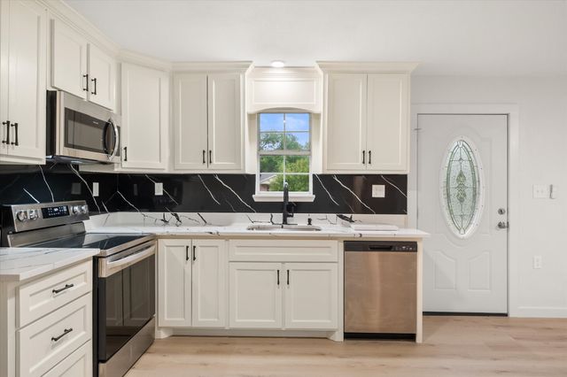 901 S 3rd, Dawson, TX 76639