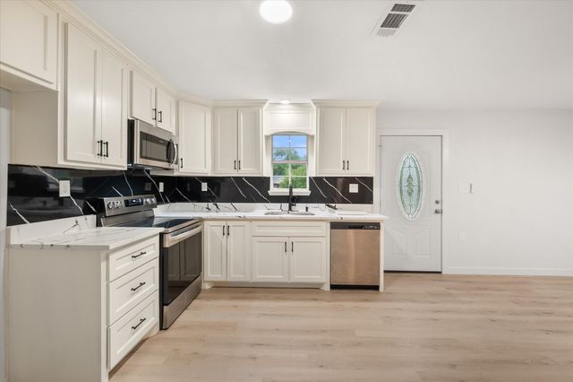 901 S 3rd, Dawson, TX 76639